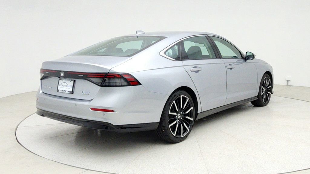 Used 2023 Honda Accord Touring image 5