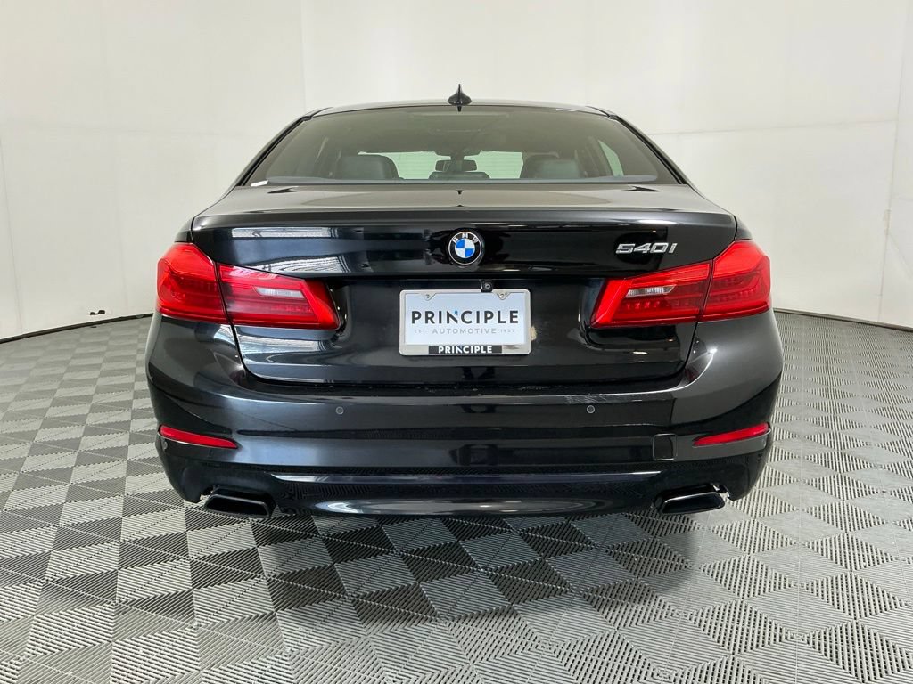 Used 2018 BMW 540i RWD image 6