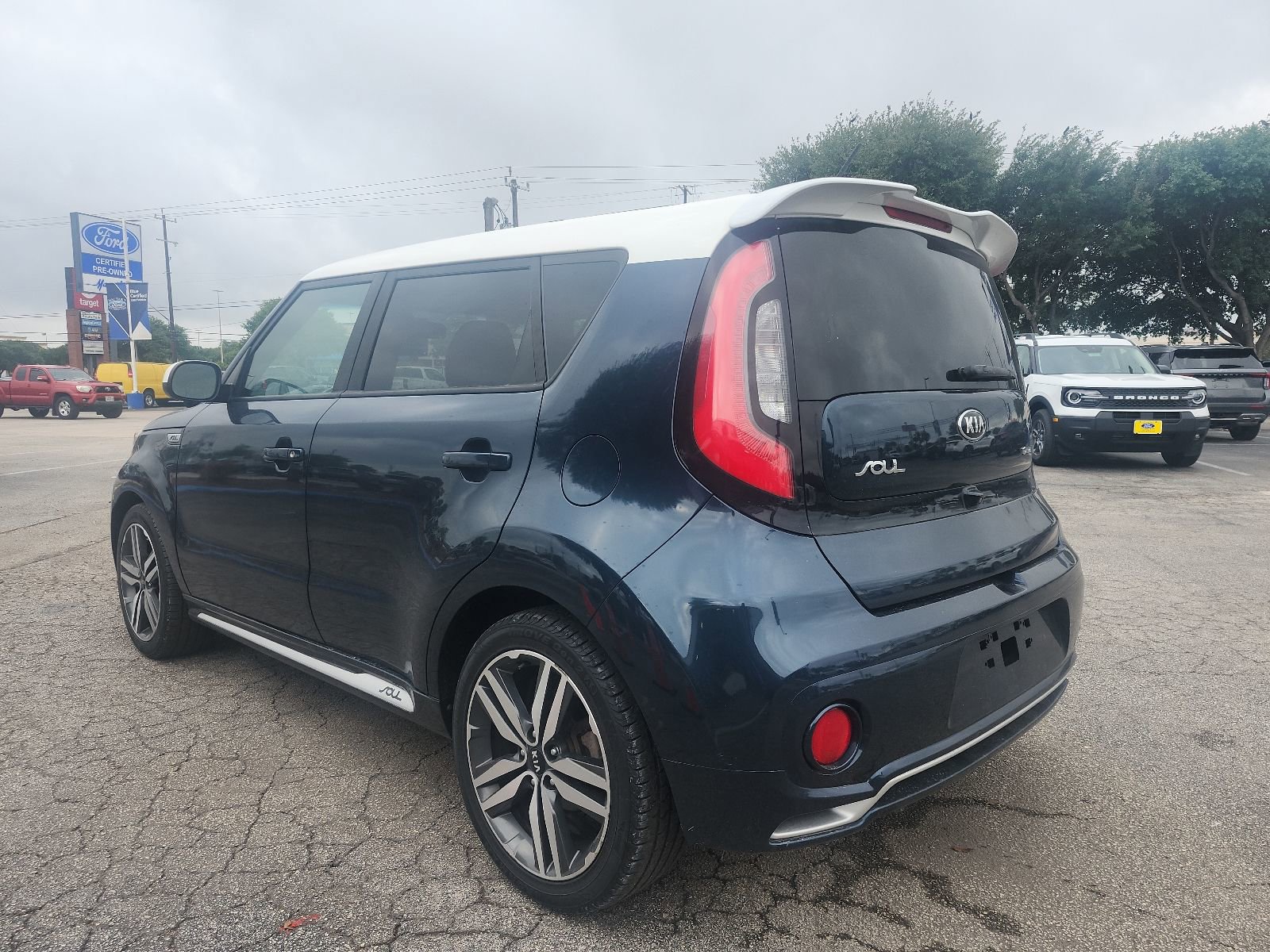 Used 2018 Kia Soul + FWD image 5