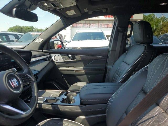 Used 2025 Buick Enclave Avenir FWD image 17