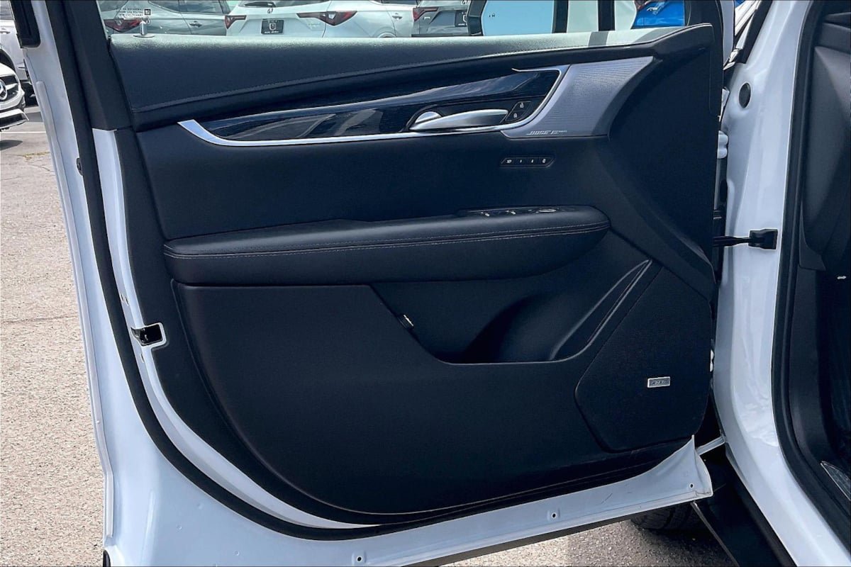 Used 2025 Cadillac XT5 Premium Luxury FWD image 21
