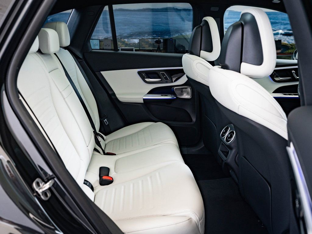 New 2026 Mercedes-Benz GLC 300 4MATIC image 36