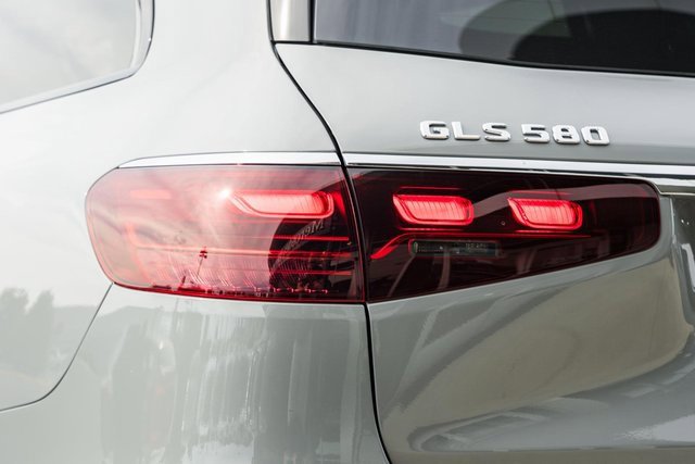 New 2026 Mercedes-Benz GLS 580 4MATIC image 7