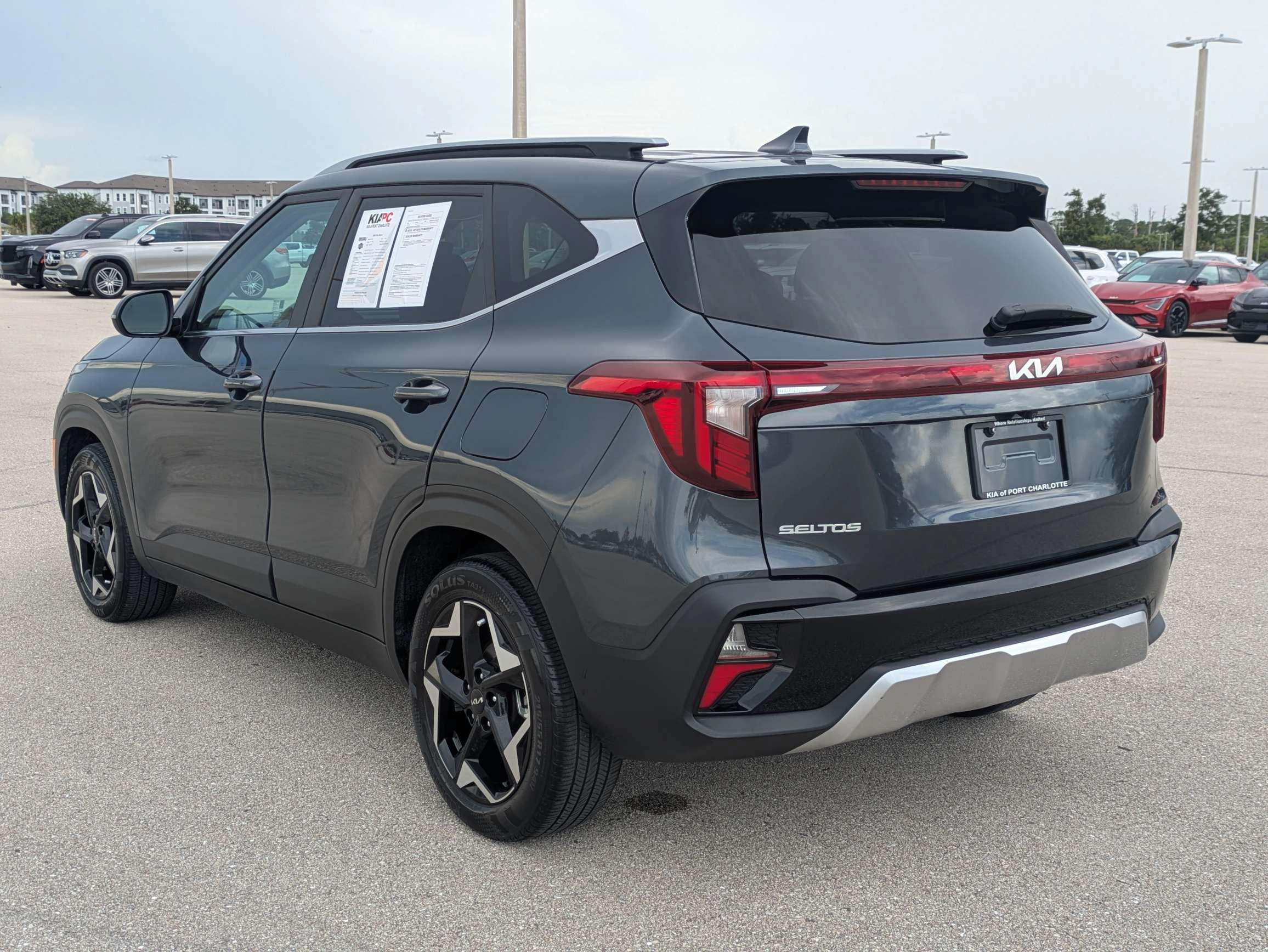 Certified 2024 Kia Seltos EX FWD image 7