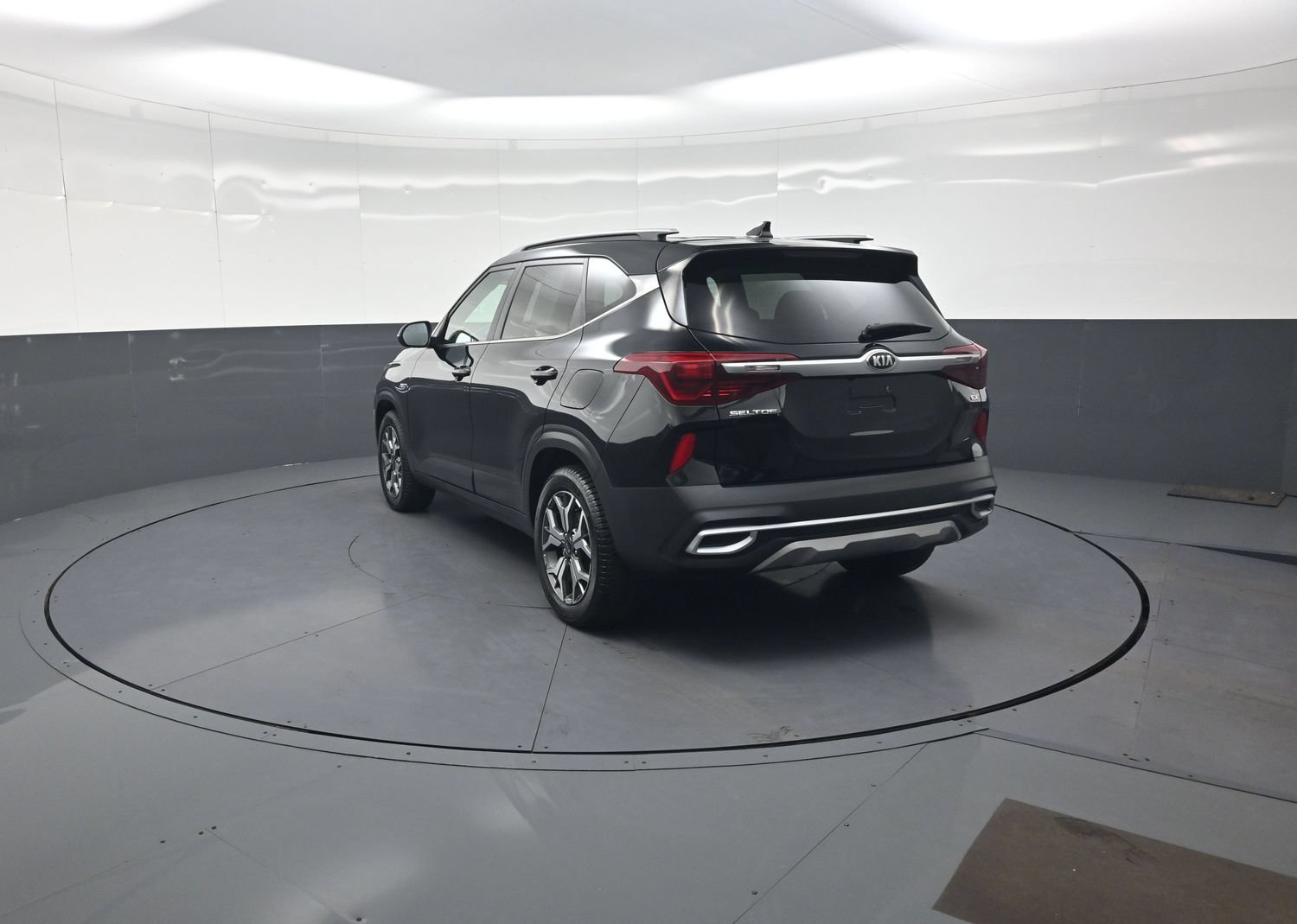 Used 2021 Kia Seltos EX AWD/4WD image 5