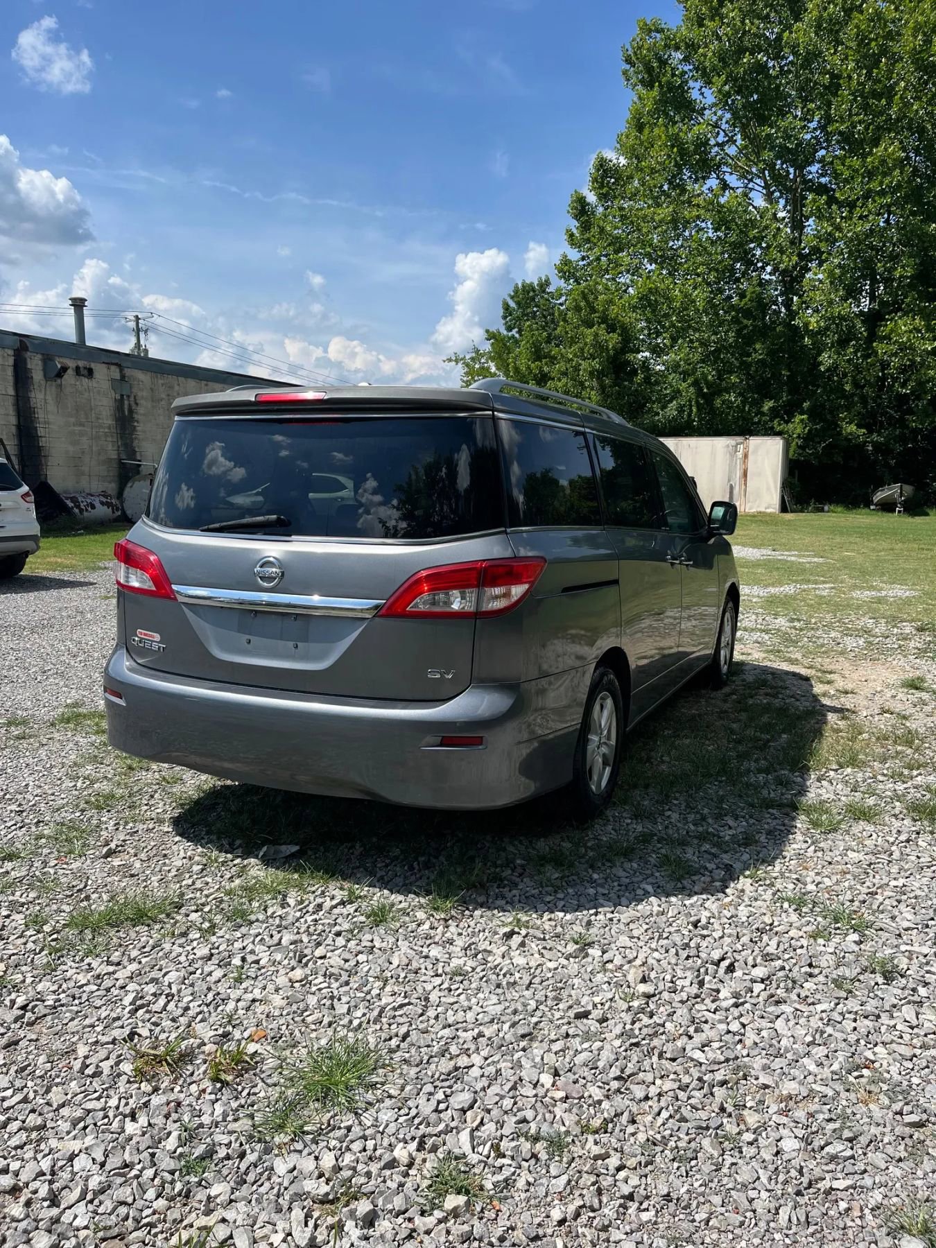 Used 2016 Nissan Quest SV image 3