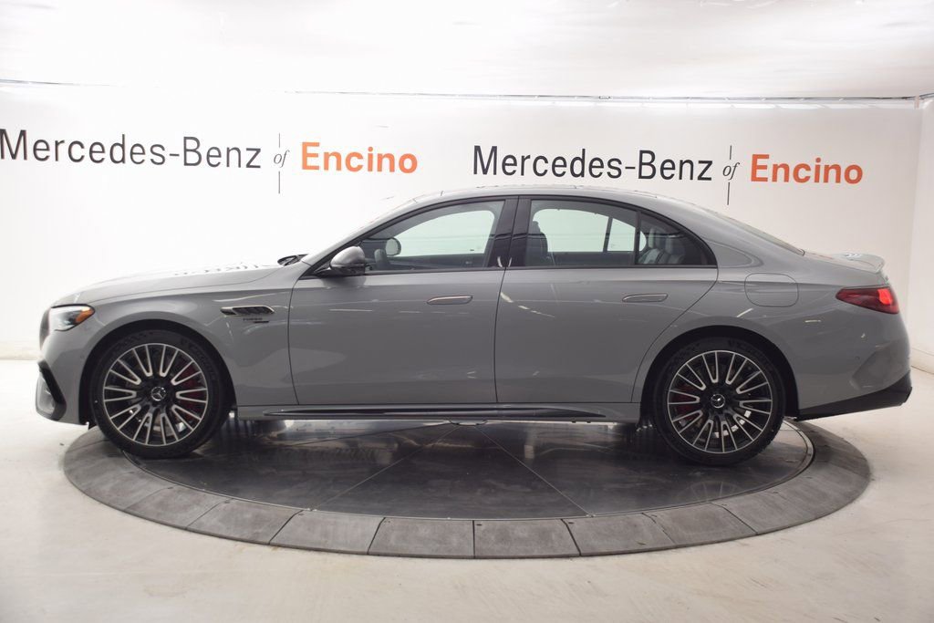New 2026 Mercedes-Benz E 53 AMG e 4MATIC Sedan image 3