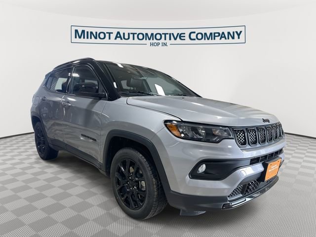 Used 2023 Jeep Compass Latitude AWD/4WD image 1