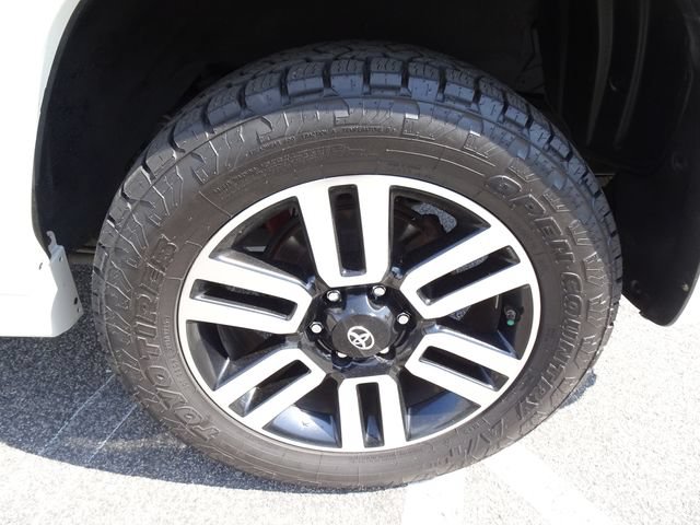 Used 2017 Toyota 4Runner Limited AWD/4WD image 38
