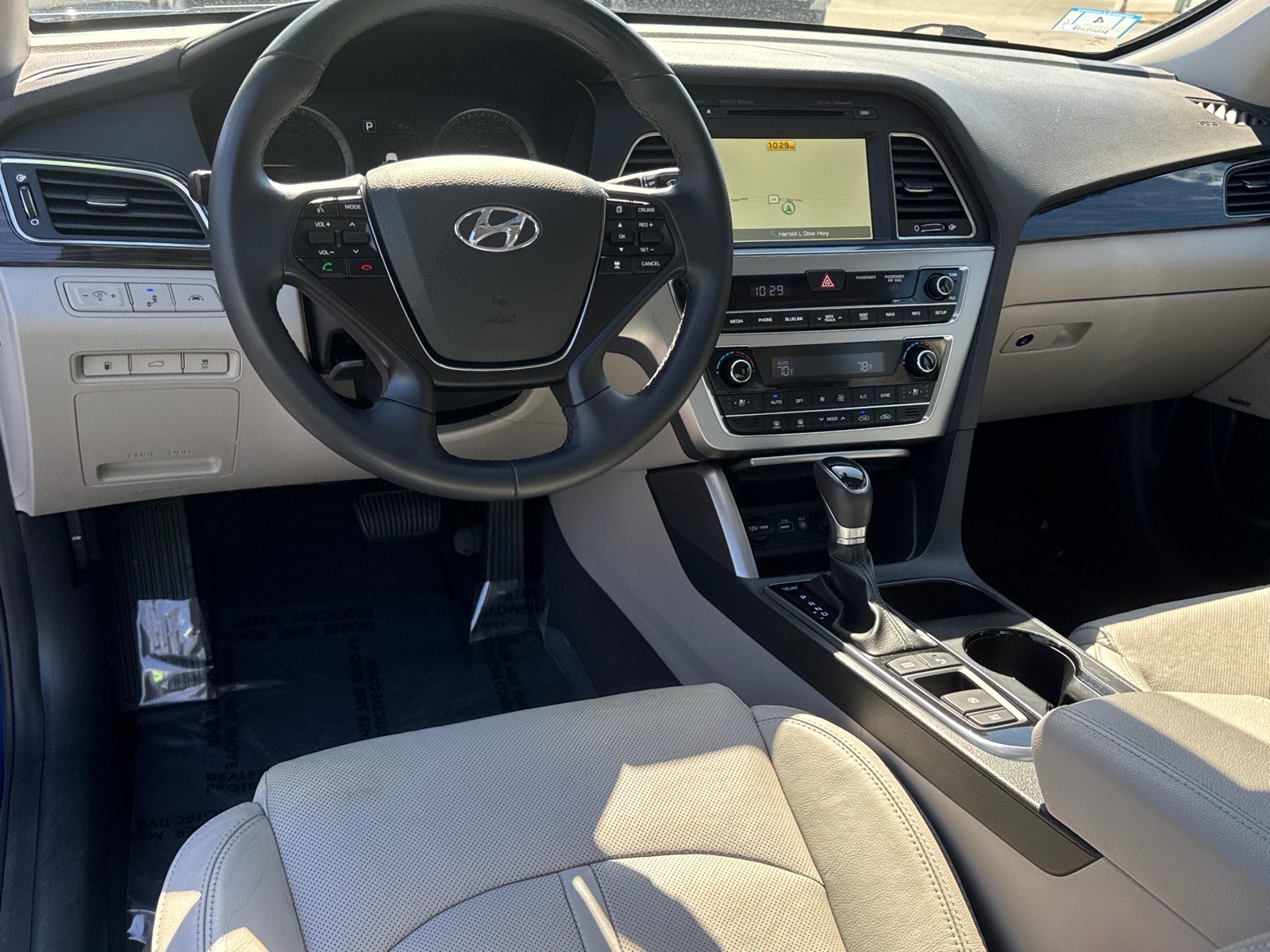 Used 2017 Hyundai Sonata Limited w/ Ultimate Package 04 FWD image 12