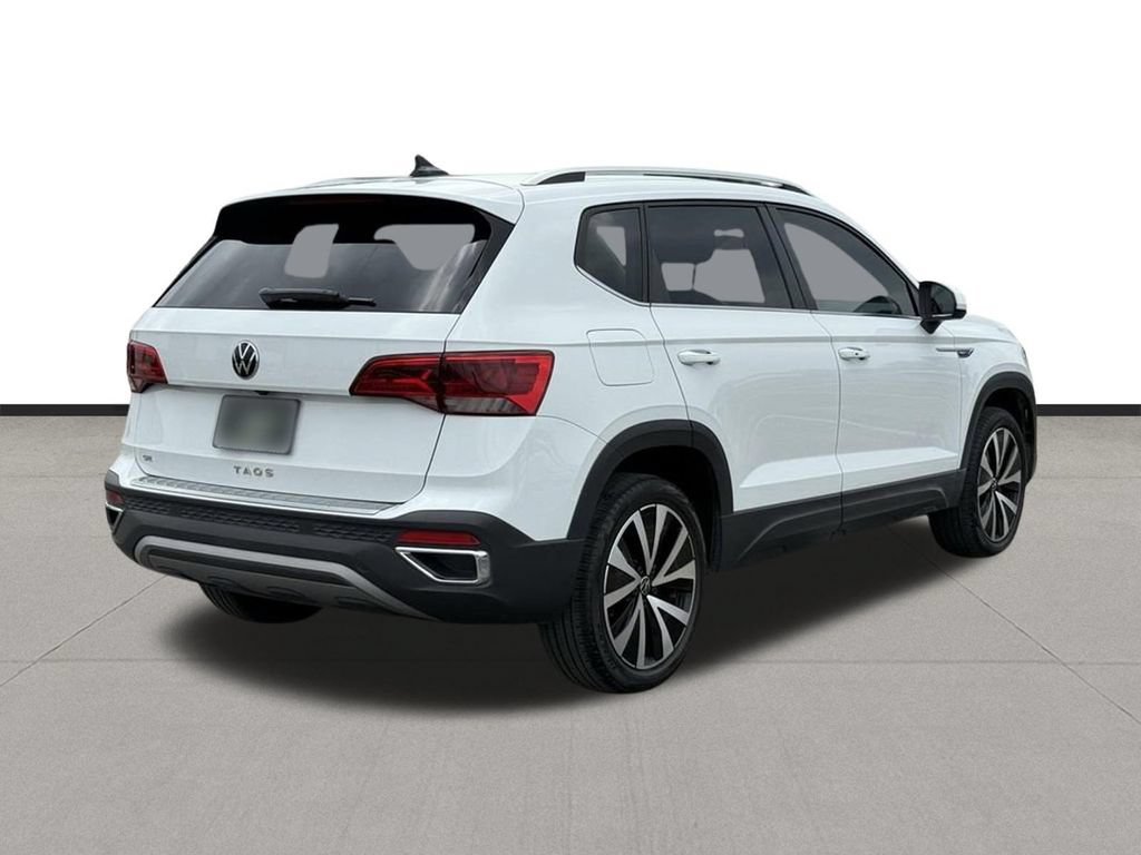 Certified 2022 Volkswagen Taos SE FWD image 5