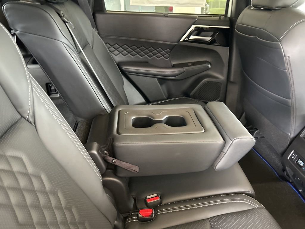 New 2025 Mitsubishi Outlander SEL Black Edition image 31