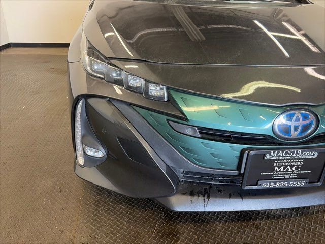 Used 2017 Toyota Prius Prime Advanced w/ Carpet Mat Package image 10