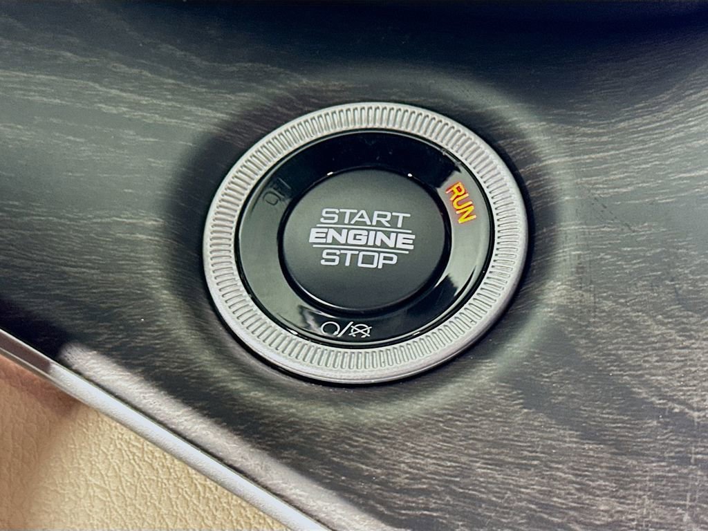 New 2025 Jeep Grand Cherokee L Limited w/ Luxury Tech Group II image 20