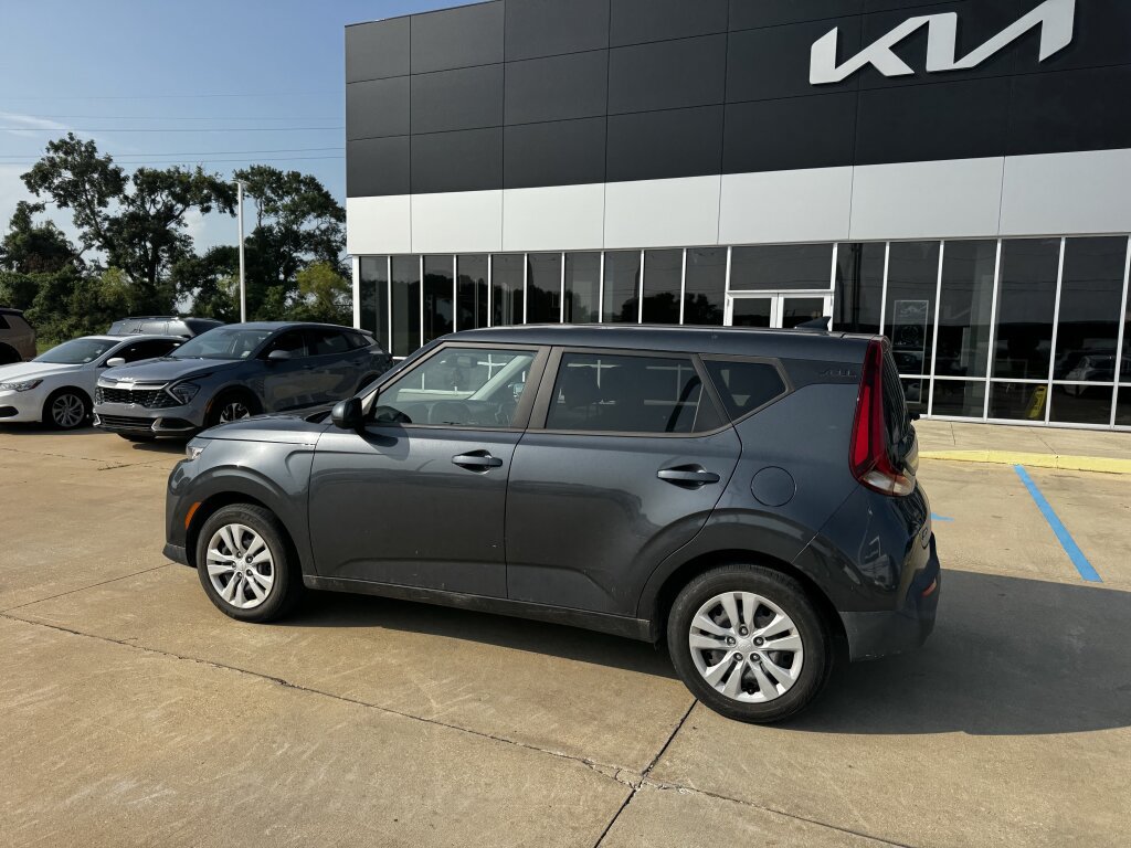 Certified 2022 Kia Soul LX FWD image 18
