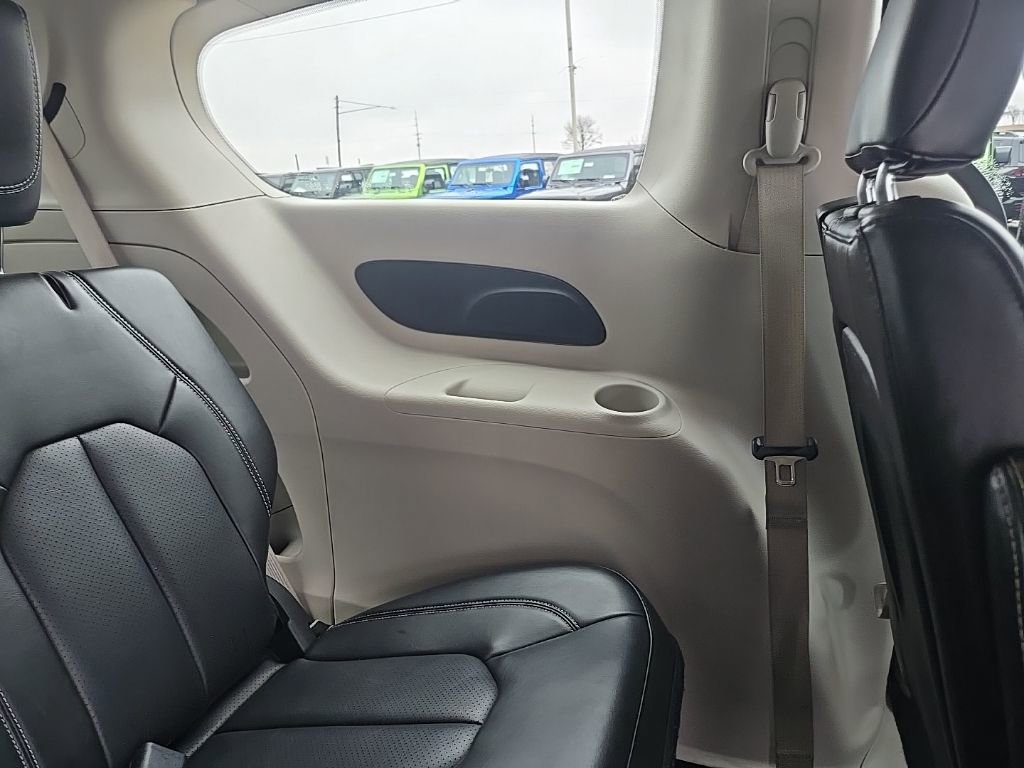 Used 2024 Chrysler Pacifica Touring-L FWD image 83