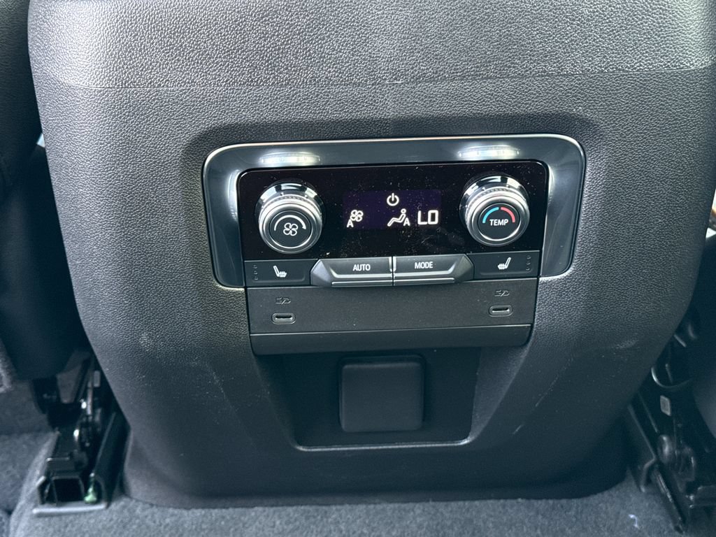New 2026 GMC Yukon XL AT4 AWD/4WD image 29