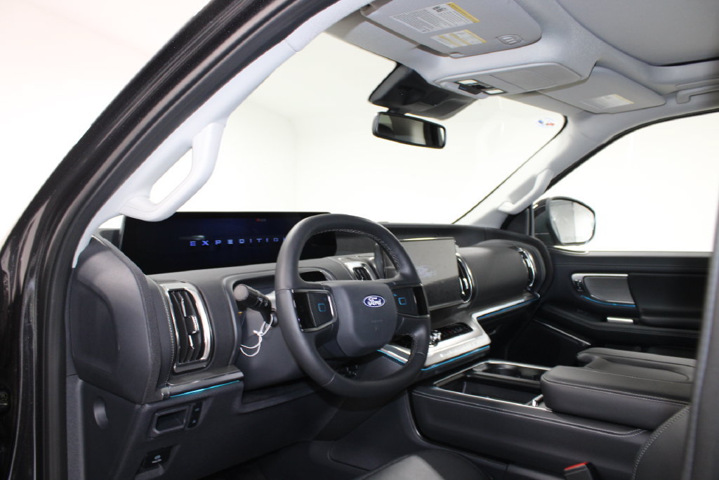 New 2027 Ford Expedition Max Platinum w/ Driver's Package RWD image 22