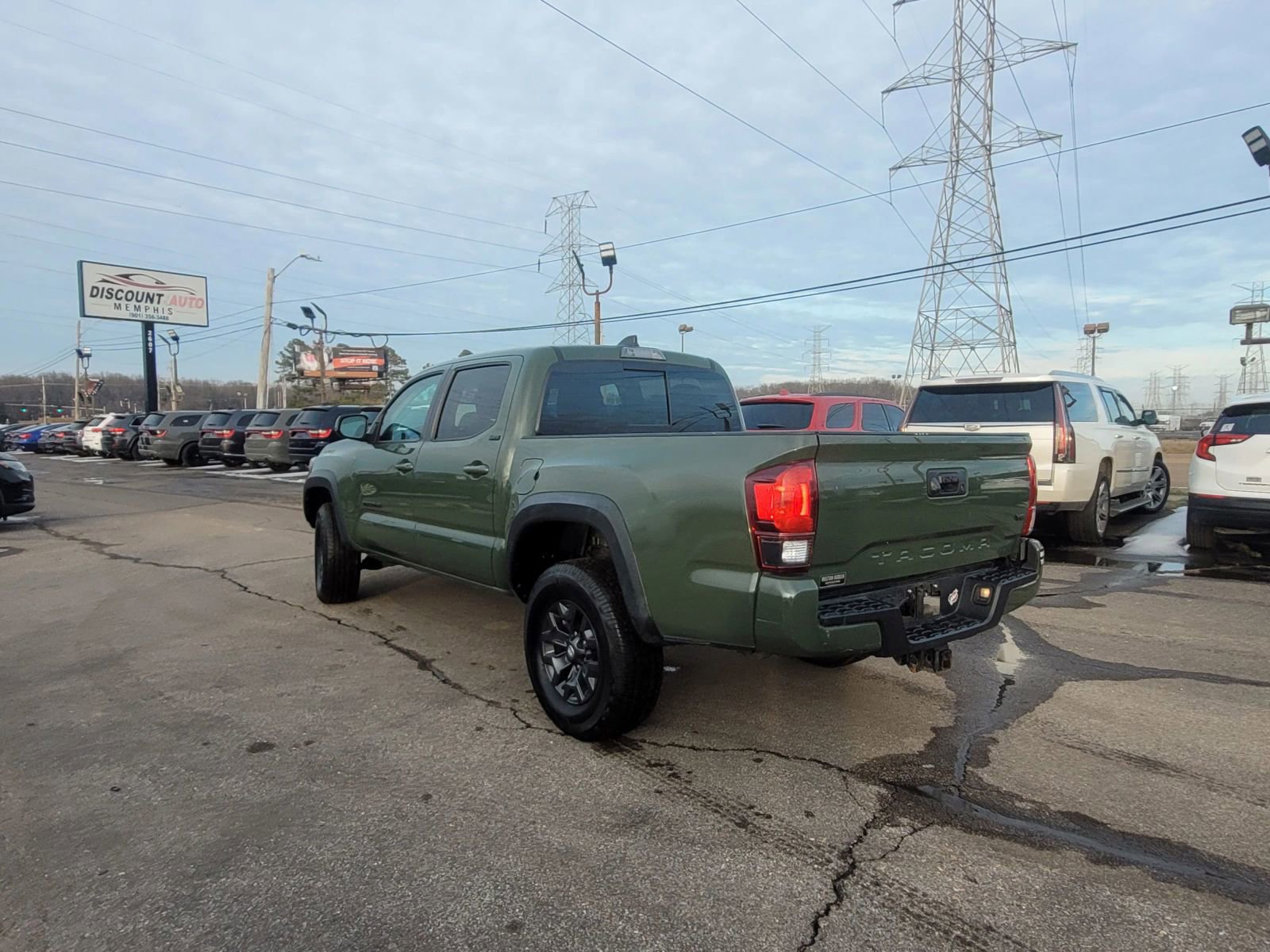 Used 2021 Toyota Tacoma SR5 w/ Trail Edition image 7