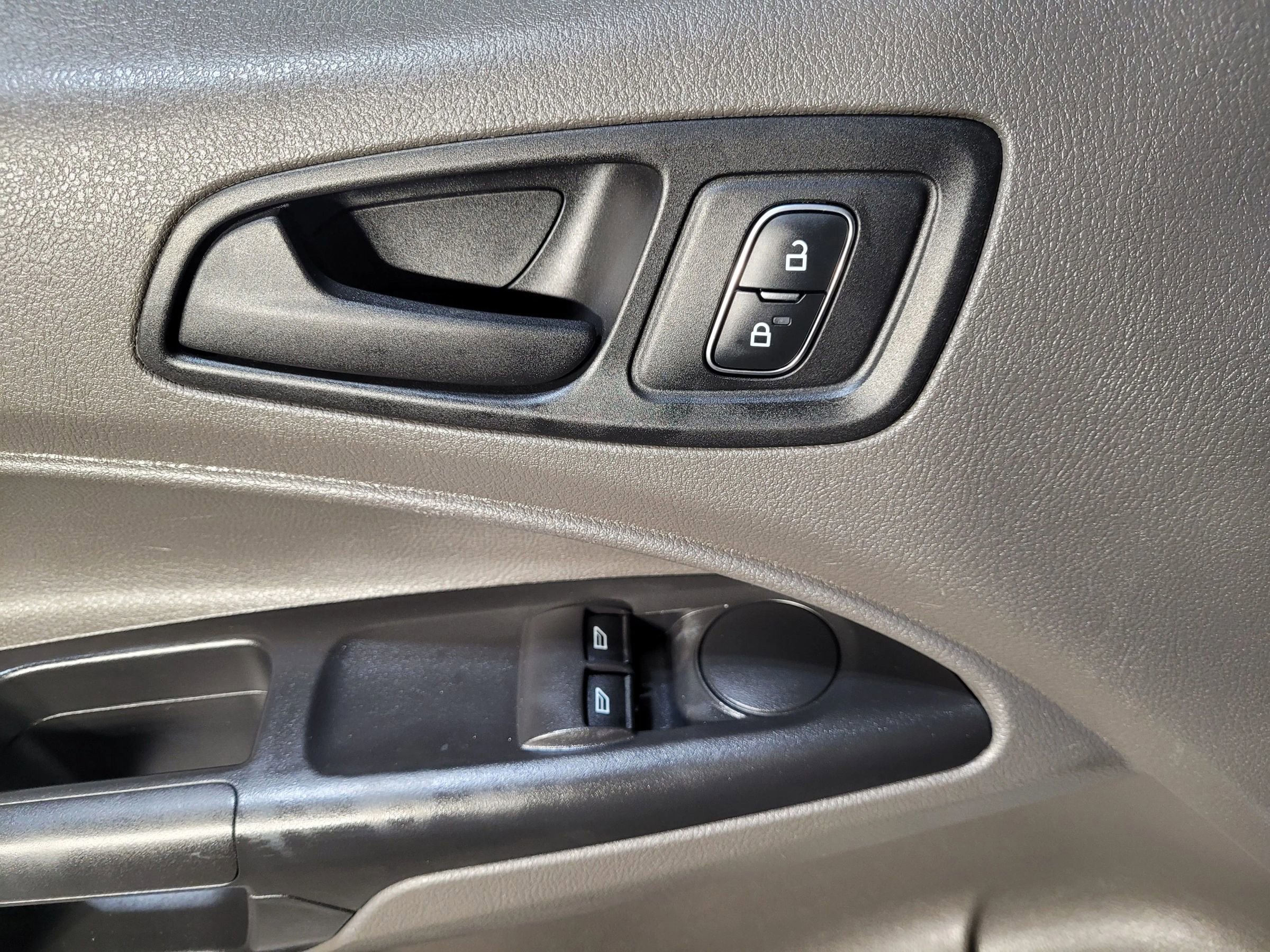 Used 2022 Ford Transit Connect XL image 16