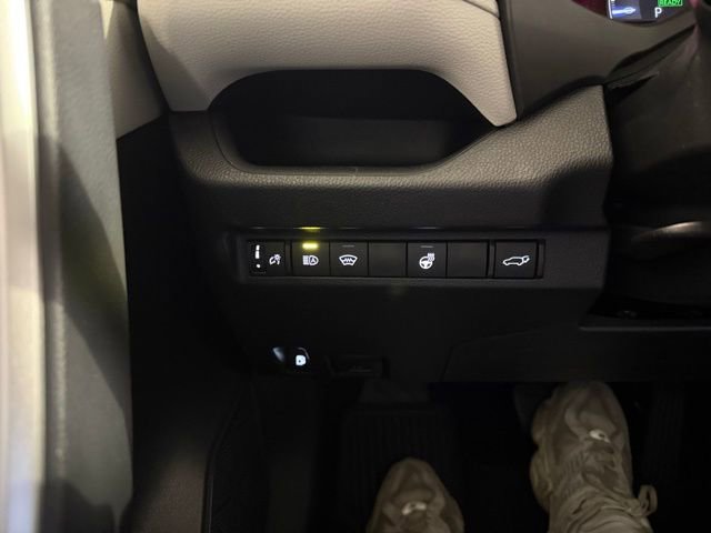 Used 2025 Toyota RAV4 XLE Premium image 17