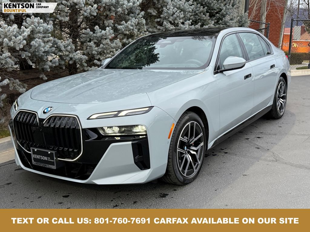 Used 2025 BMW 740i xDrive 740i xDrive image 2