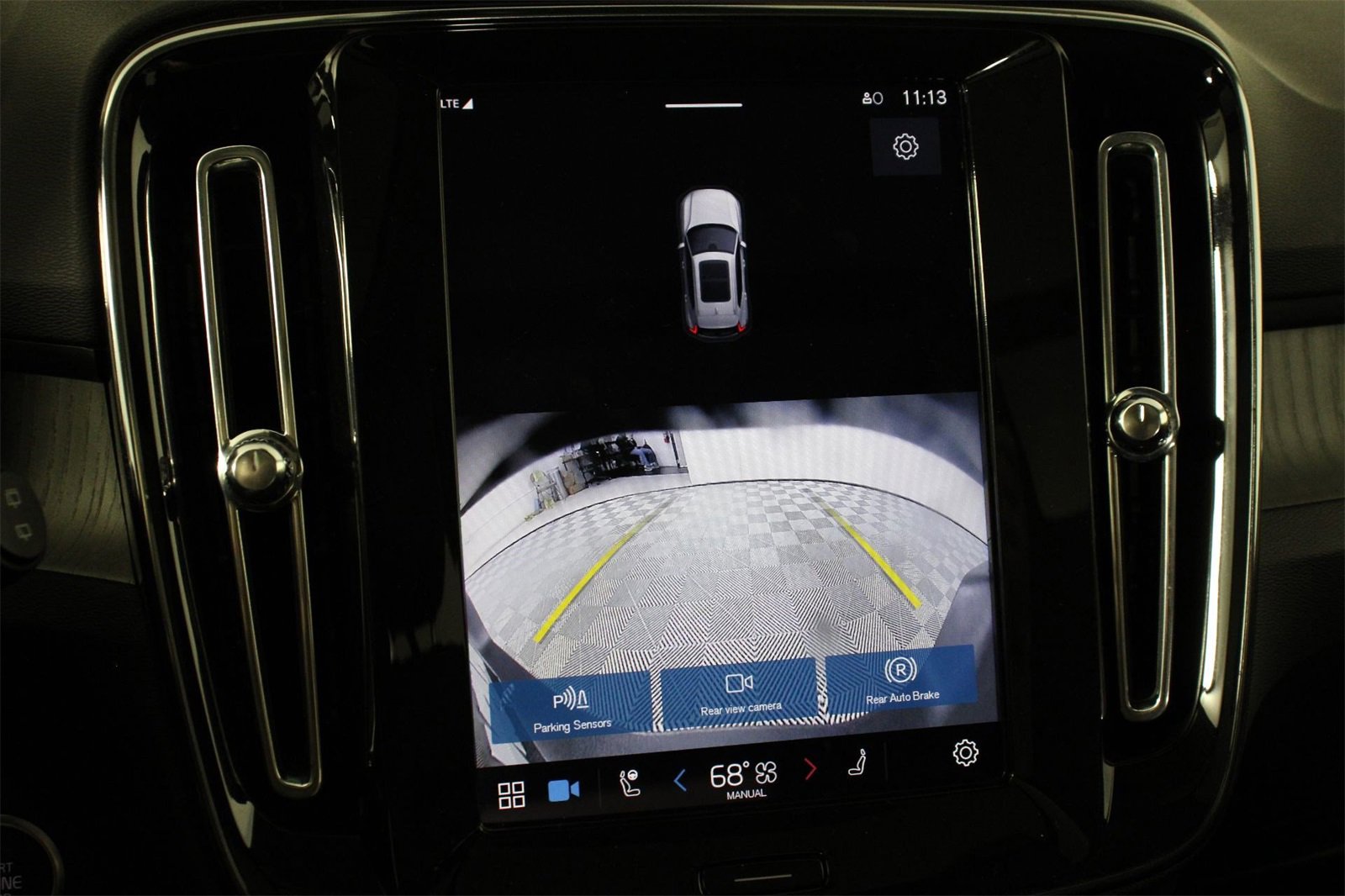 Certified 2025 Volvo XC40 B5 Core image 13