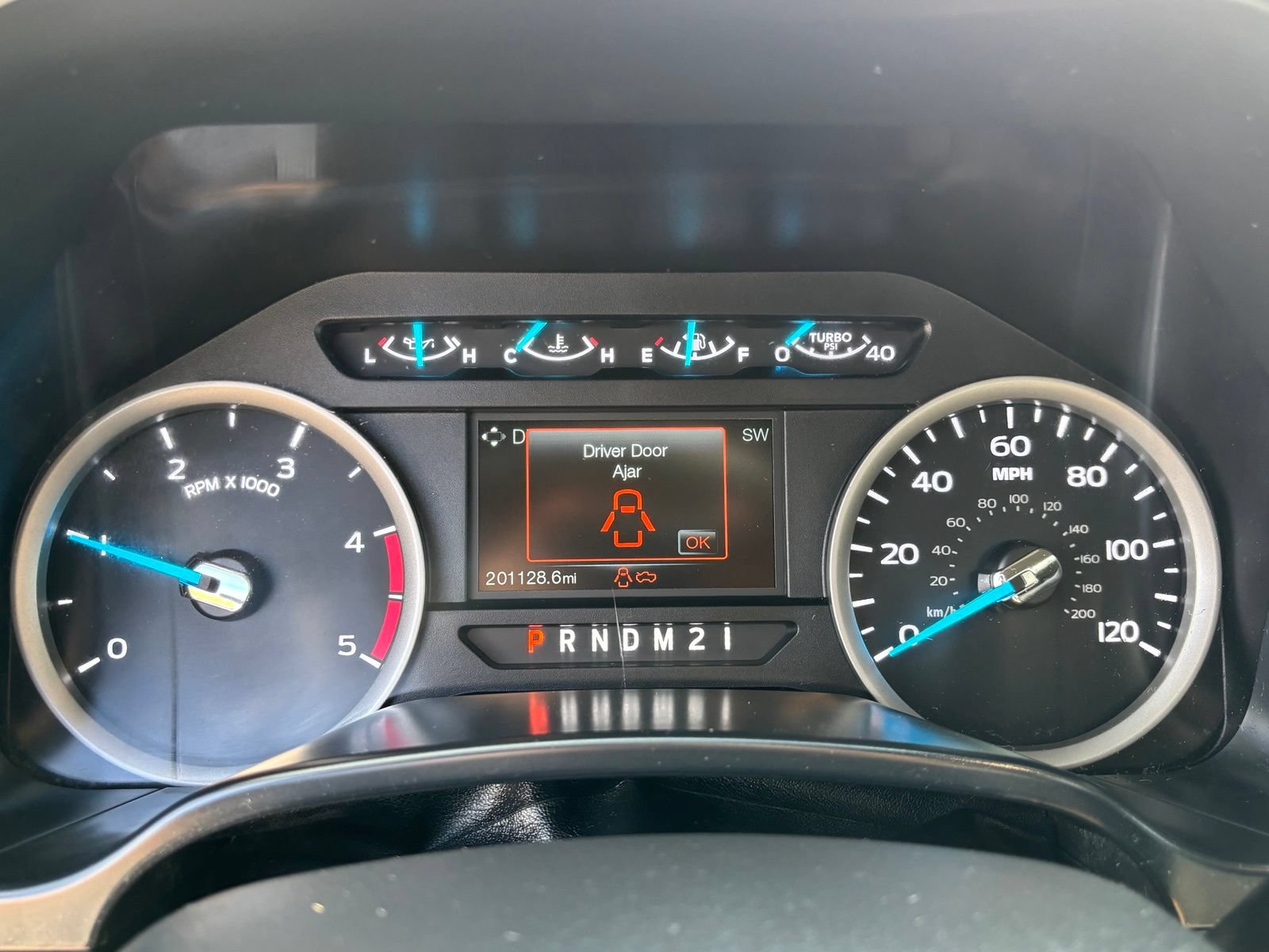 Used 2018 Ford F350 XLT w/ Camper Package AWD/4WD image 16