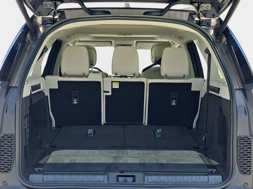 New 2026 Land Rover Discovery S AWD/4WD image 12