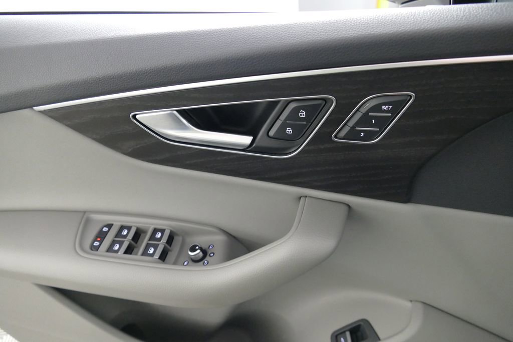 Used 2023 Audi Q7 3.0T Premium image 22