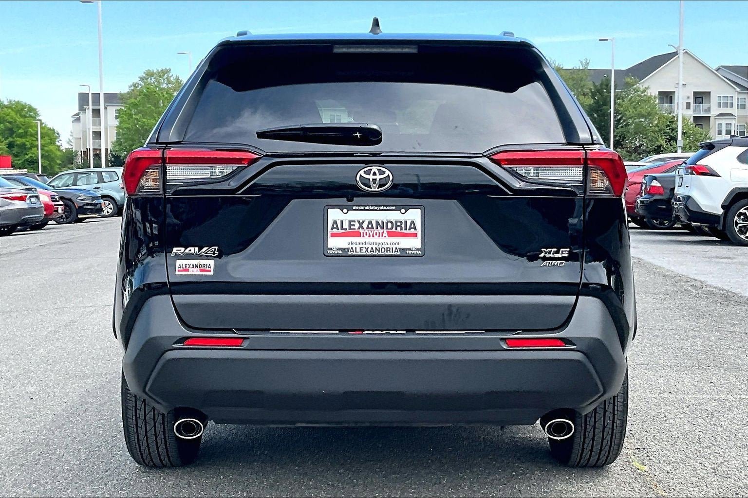 Used 2025 Toyota RAV4 XLE AWD/4WD image 4