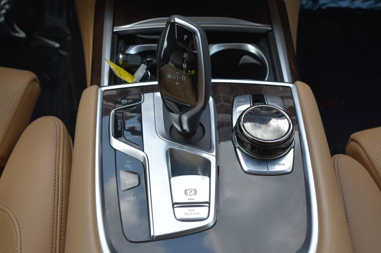 Used 2019 BMW 750i w/ Executive Package RWD image 23