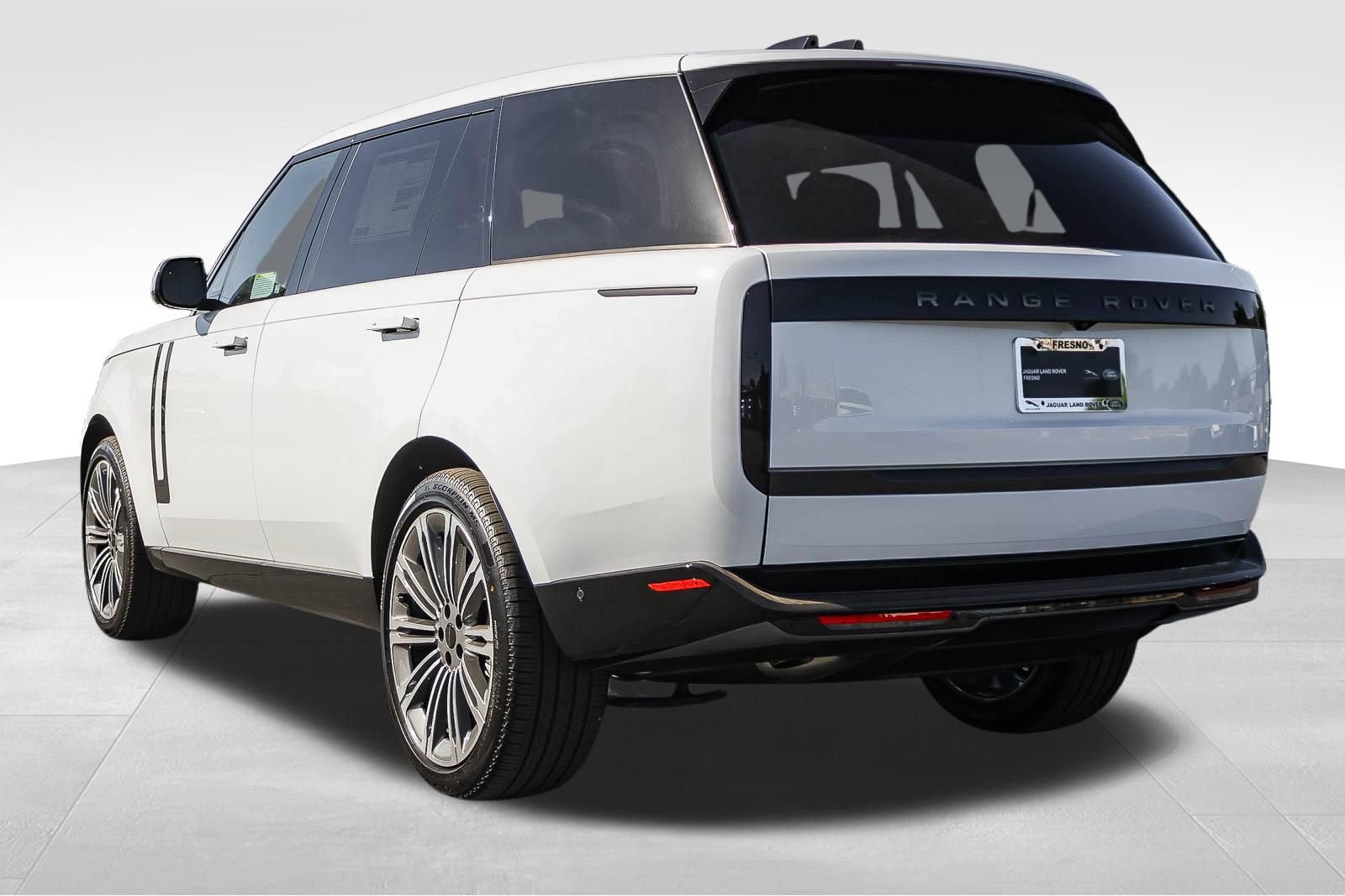 New 2026 Land Rover Range Rover Long Wheelbase SE AWD/4WD image 7