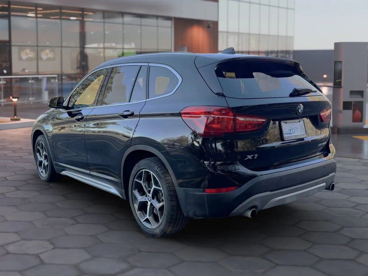 Used 2018 BMW X1 xDrive28i image 6