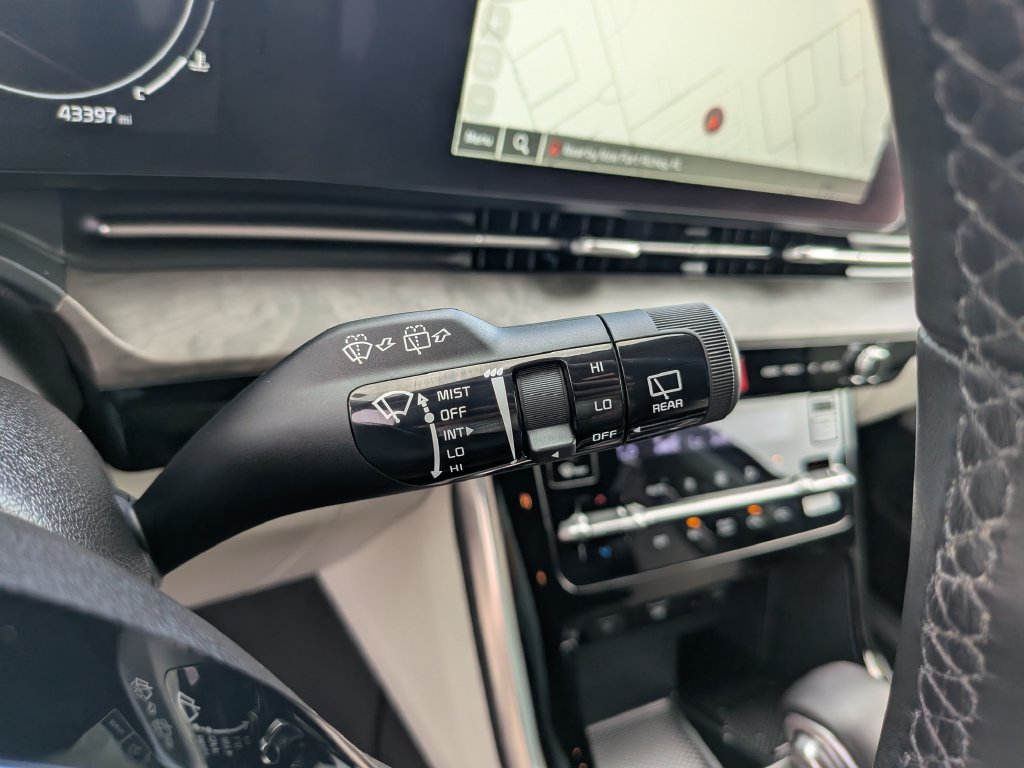 Certified 2024 Kia Carnival SX FWD image 35