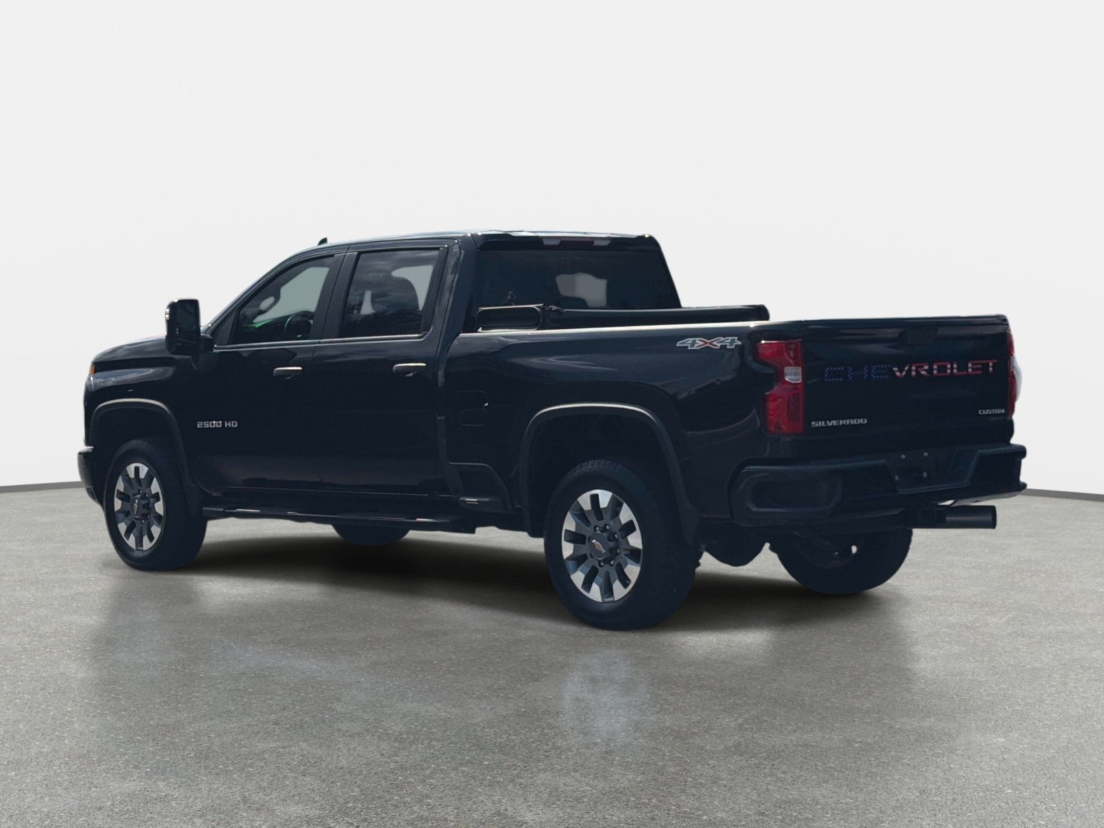 Used 2024 Chevrolet Silverado 2500 Custom w/ Custom Value Package AWD/4WD image 4
