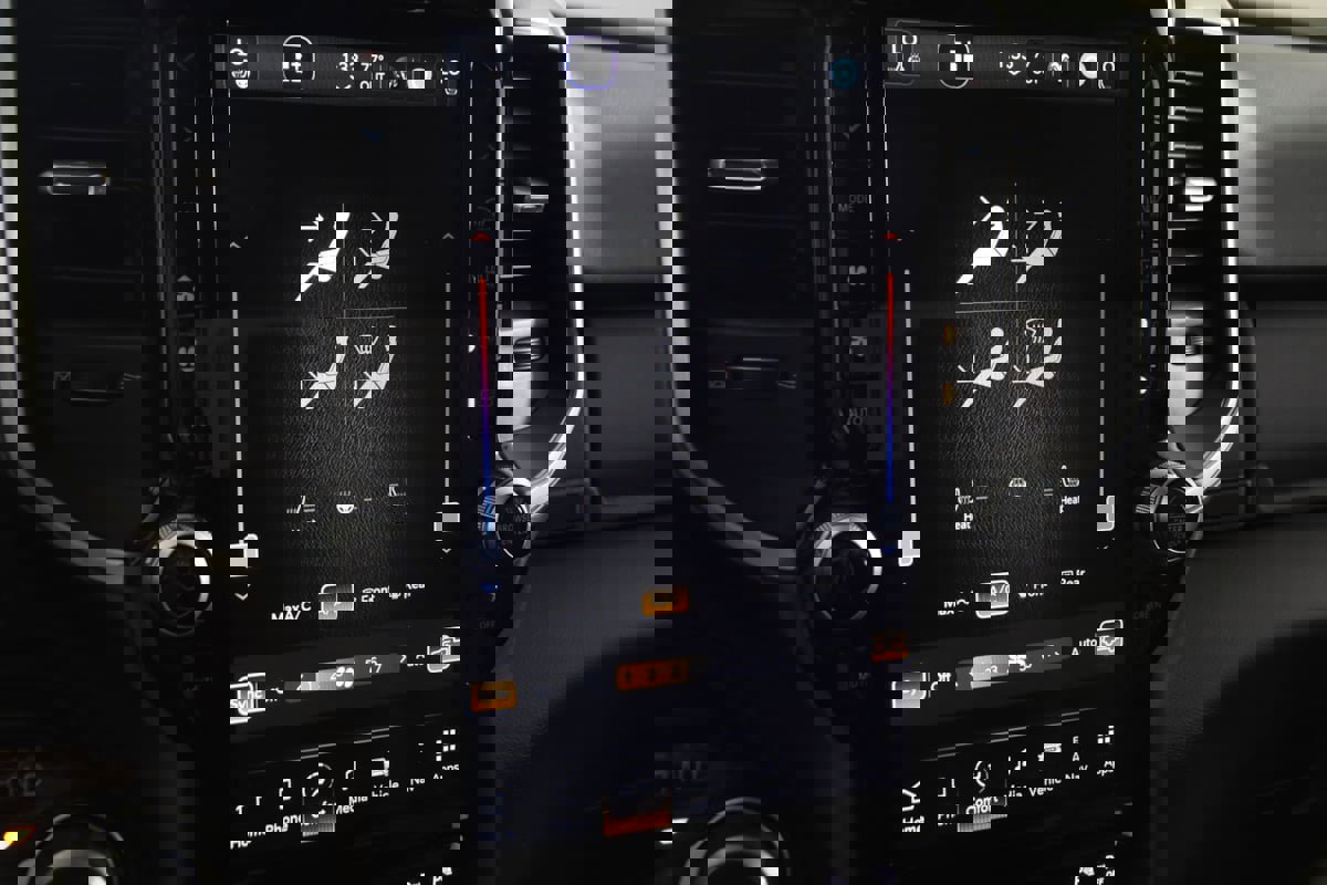 Used 2024 RAM 2500 Big Horn w/ Level 2 Equipment Group AWD/4WD image 32