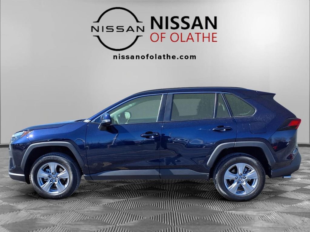 Used 2025 Toyota RAV4 XLE AWD/4WD image 19