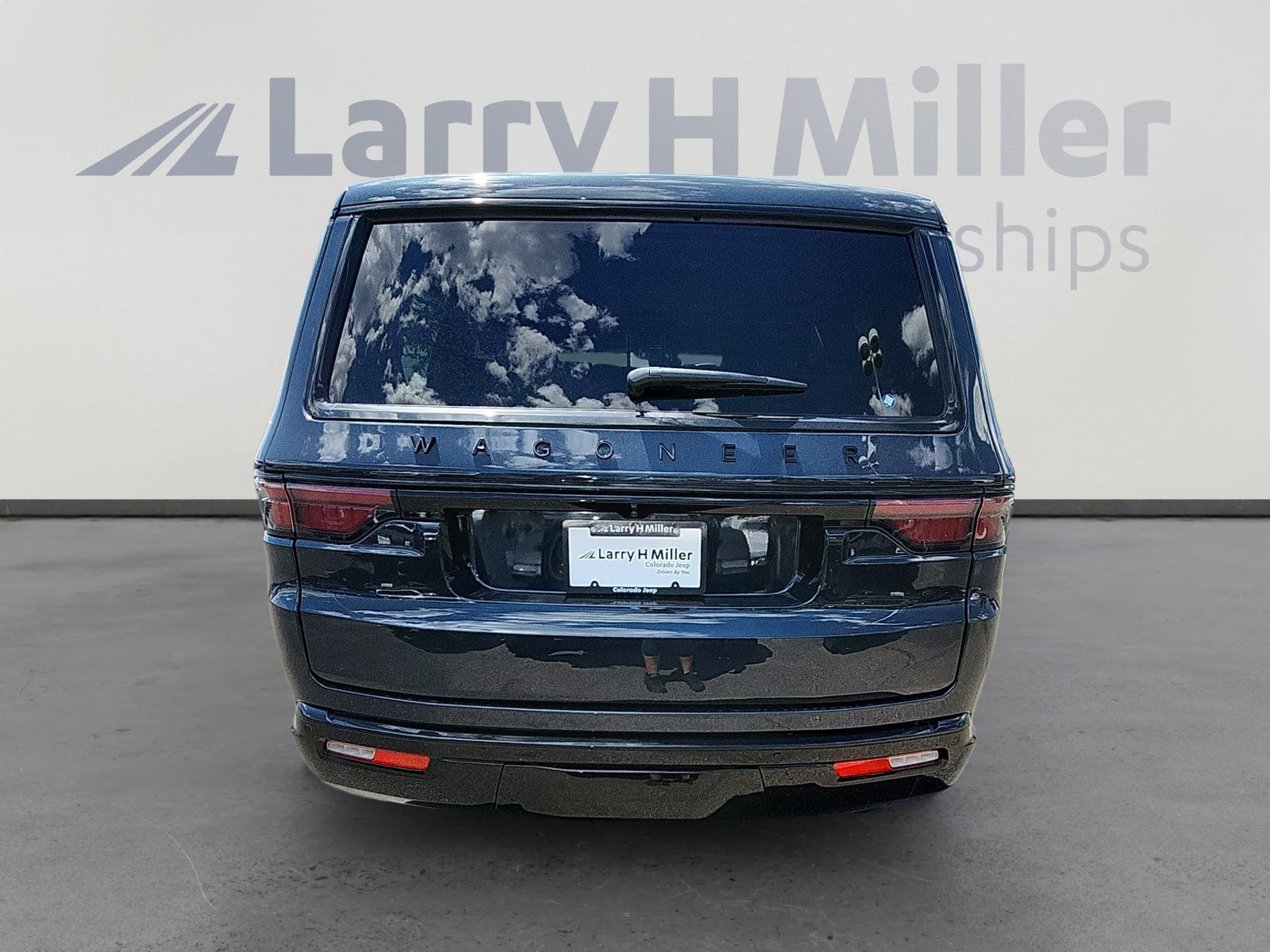 New 2025 Jeep Wagoneer Series II w/ HD Trailer Tow Package image 4