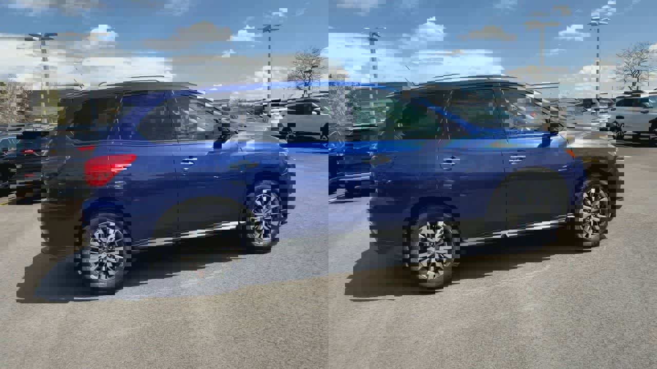 Used 2017 Nissan Pathfinder SV AWD/4WD image 9