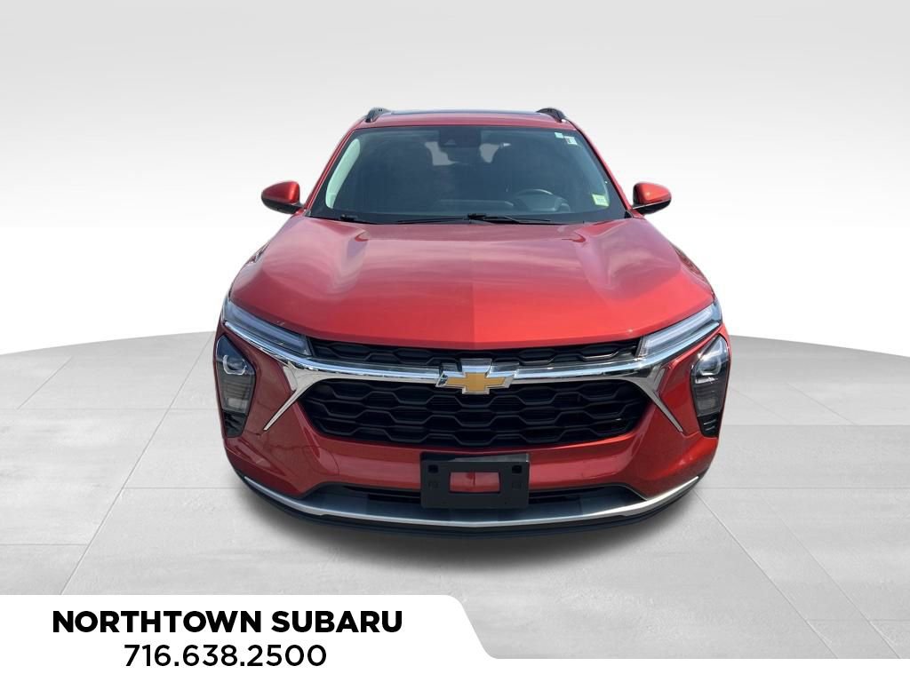 Used 2024 Chevrolet Trax LT w/ Sunroof Package image 12