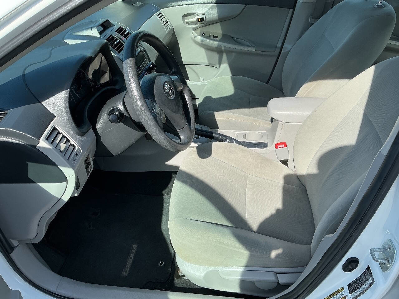 Used 2012 Toyota Corolla LE image 18