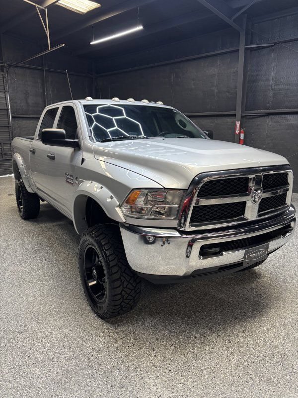 Used 2018 RAM 2500 Tradesman w/ Chrome Appearance Group AWD/4WD image 3
