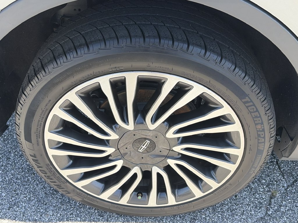 Used 2021 Lincoln Corsair Reserve w/ Equipment Group 201A FWD image 31