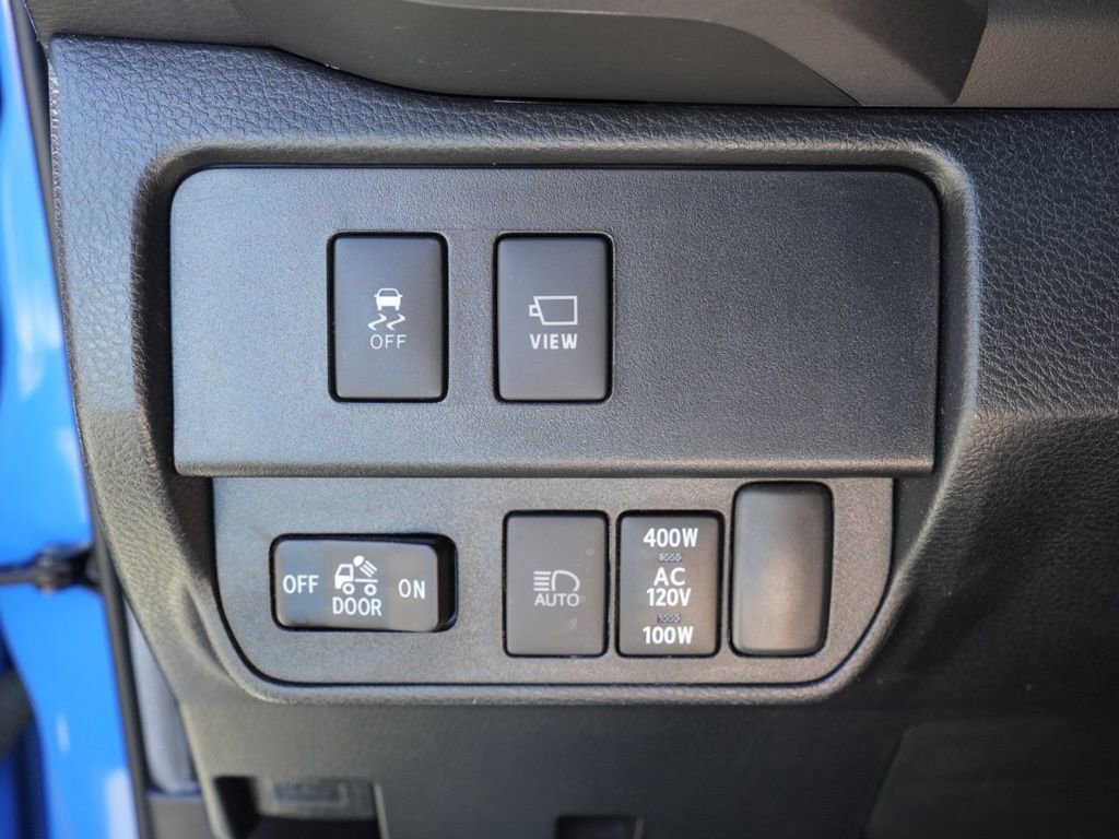 Used 2021 Toyota Tacoma TRD Off-Road w/ TRD Premium Off Road Package AWD/4WD image 10