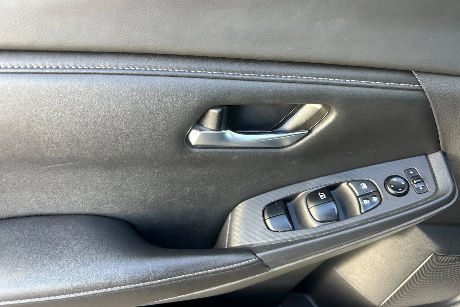 Used 2023 Nissan Sentra SV FWD image 11