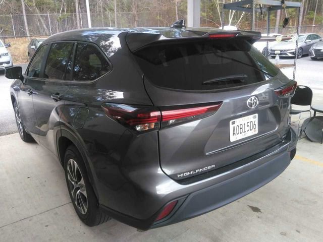 Used 2024 Toyota Highlander XLE video 3