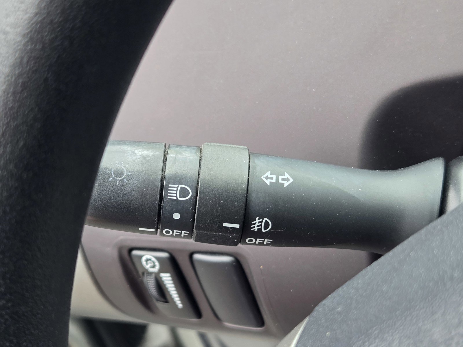 Used 2005 Toyota Prius FWD image 24