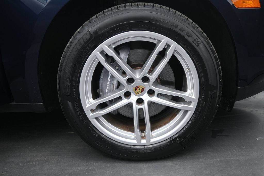 Certified 2021 Porsche Macan AWD/4WD image 22