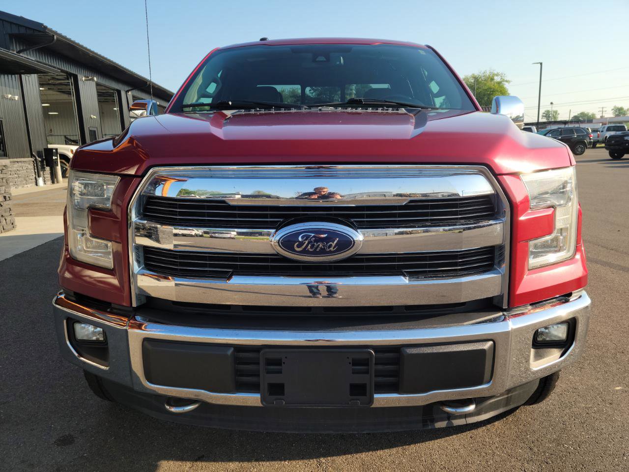 Used 2015 Ford F150 Lariat w/ Equipment Group 502A Luxury AWD/4WD image 2